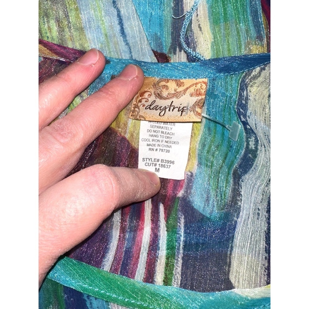 Daytrip Colorful Abstract Ruffle Top – Size Medium - Picture 5 of 6
